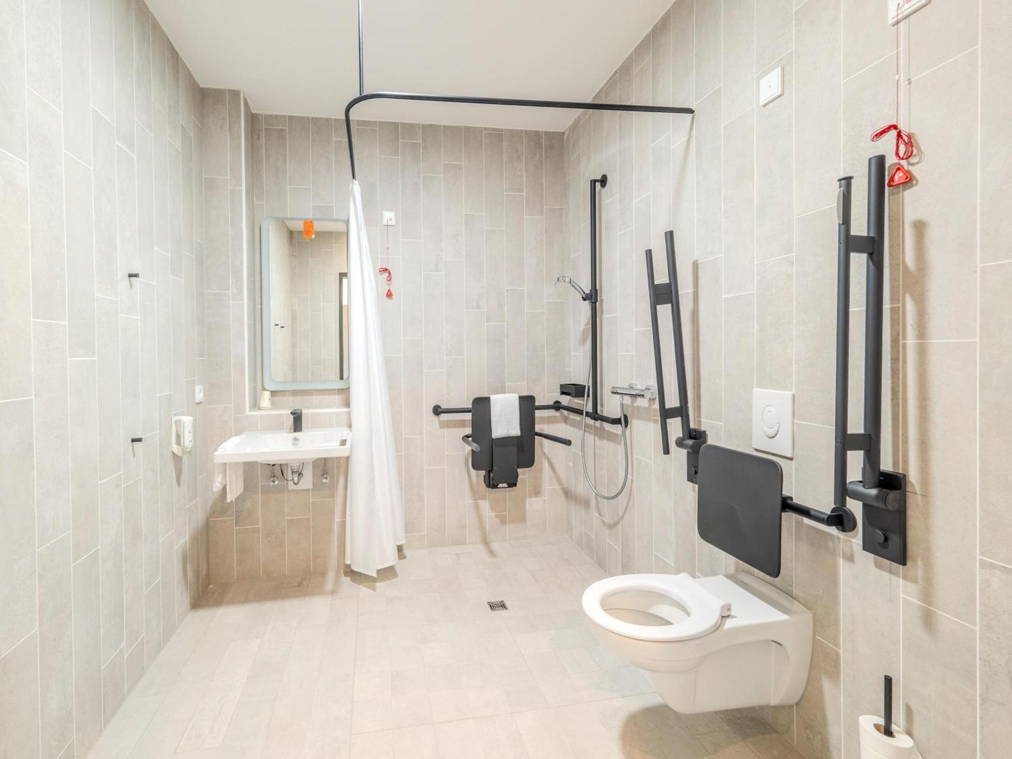 B&B Hotel Offenburg-Hbf 外观 照片