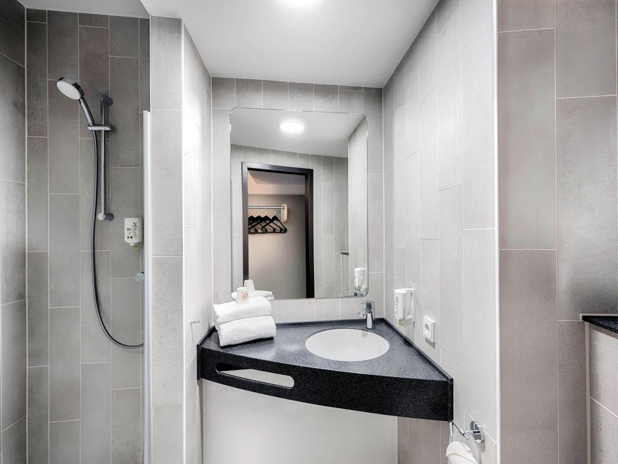 B&B Hotel Offenburg-Hbf 外观 照片